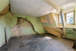 Loft Room 2- click for photo gallery